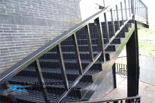 2022东城东直门外钢结构别墅楼梯施工厂家